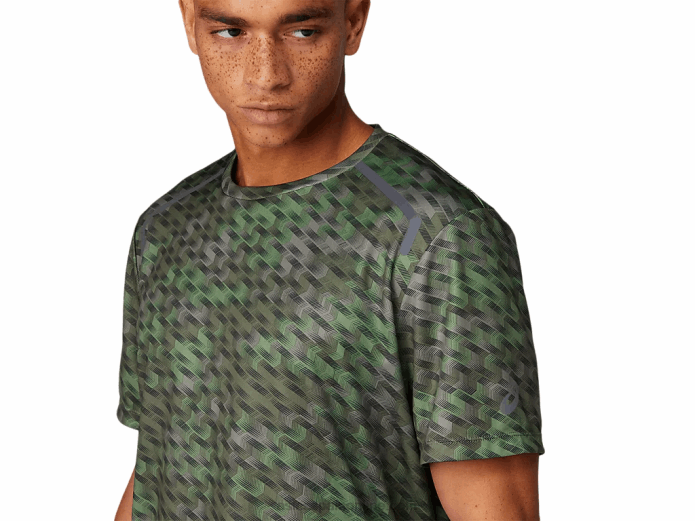 top de manga corta con gráfico de temporada para hombre Asics 4L681782 liquen verde