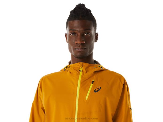 chaqueta impermeable hombre fujitrail Asics 4L68545 tormenta de arena