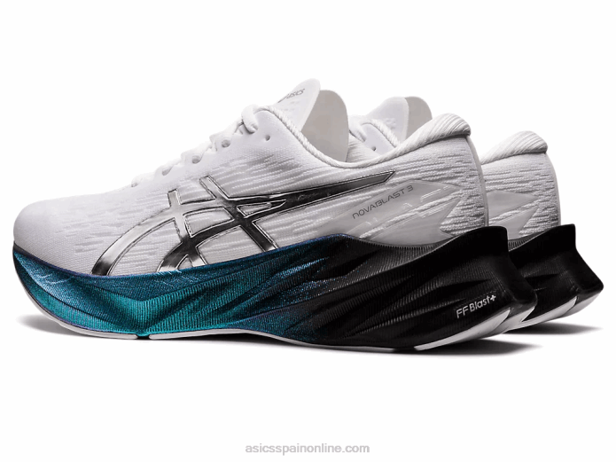 novablast 3 platino Asics 4L68948 blanco/plata pura