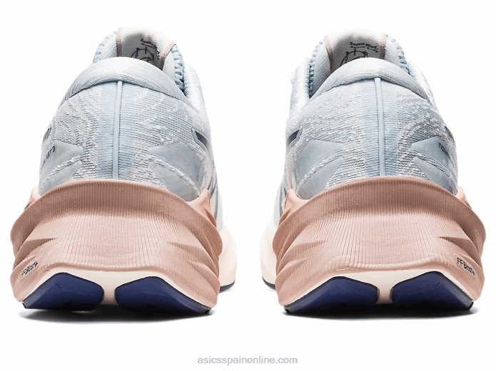 novablast 3 nagino Asics 4L682140 cielo/crema