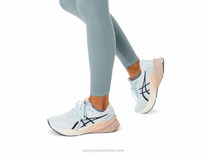 novablast 3 nagino Asics 4L682140 cielo/crema
